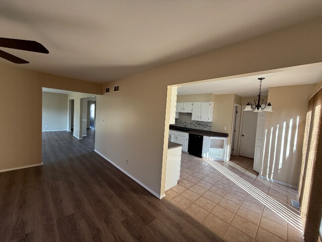 Foto del edificio - 1431 Brookwood Cir