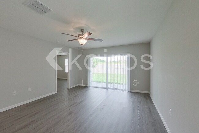 Building Photo - 8633 SW 43rd Ter