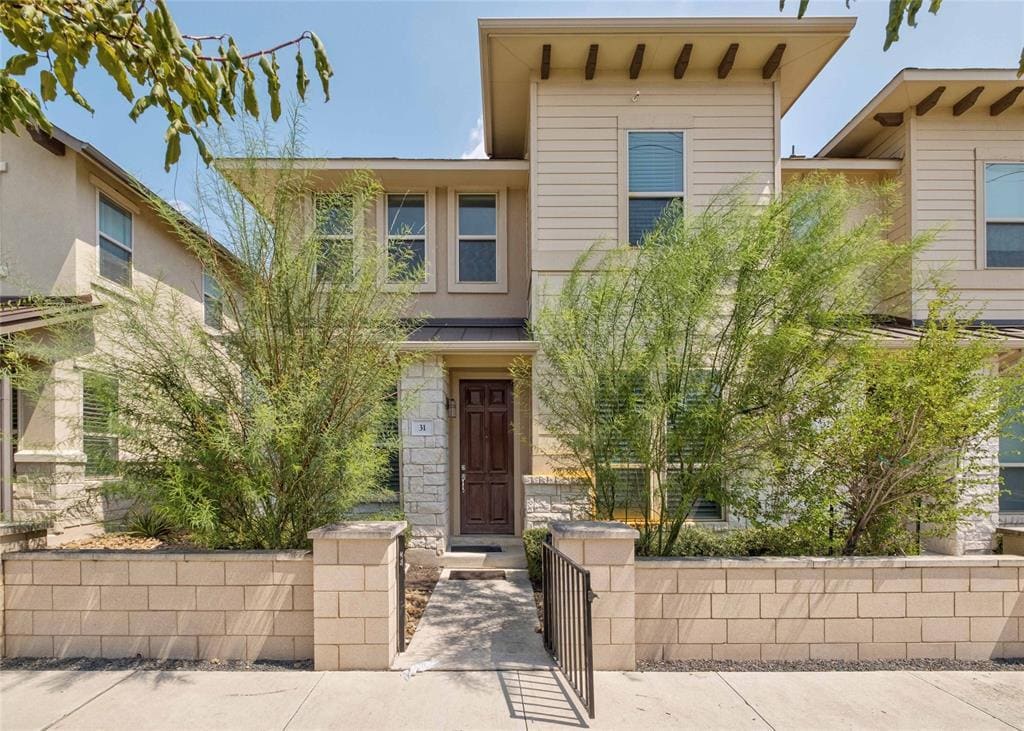 Primary Photo - 6814 E Riverside Dr