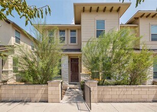 Building Photo - 6814 E Riverside Dr