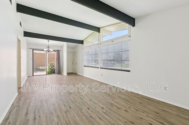 Foto del edificio - 5700 Boutall St