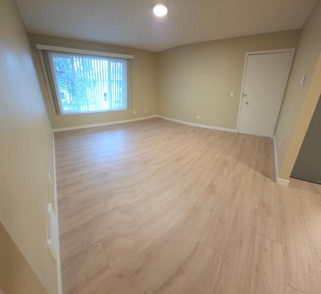 Foto del edificio - 5055 SW Menlo Dr