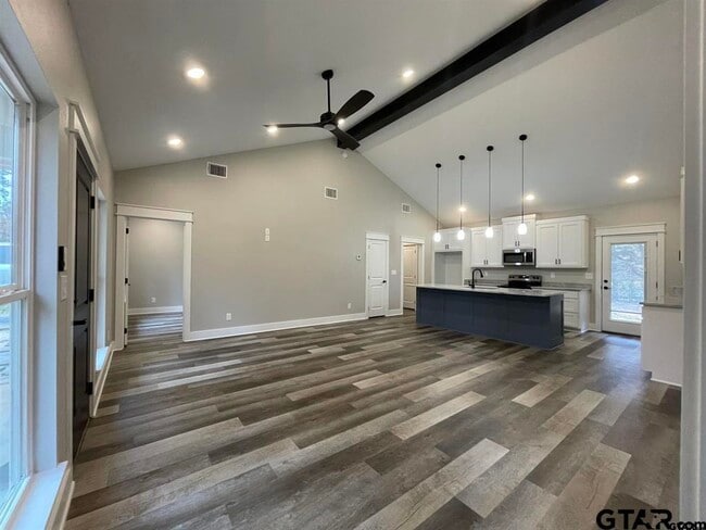 Foto del edificio - 446 Chelsea Ln