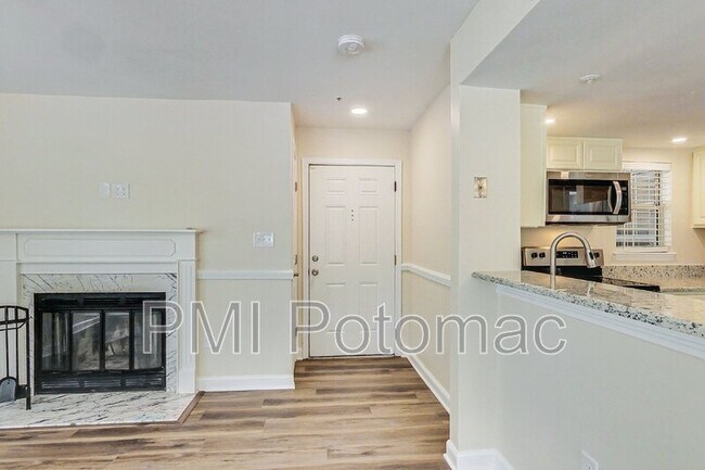 Building Photo - 10301 Westridge Dr