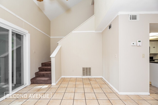 Building Photo - 1226 Bayshore Dr N