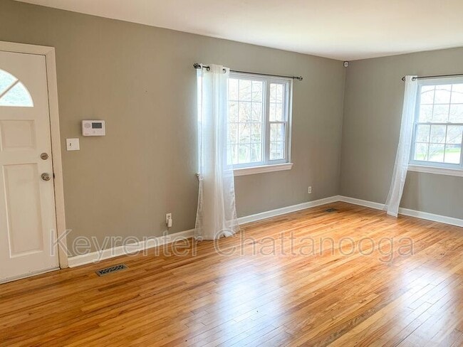 Building Photo - 1410 Elm St