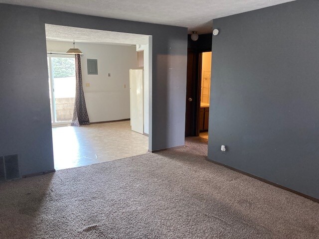 Building Photo - 629 Kennedy Dr