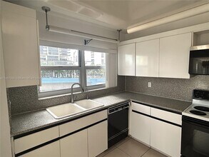 Building Photo - 1825 S Ocean Dr