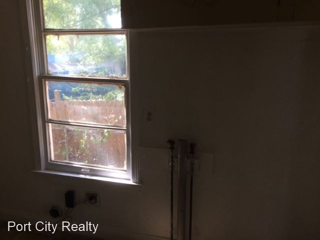 Foto del edificio - 2 br, 1 bath House - 3227 Judson St