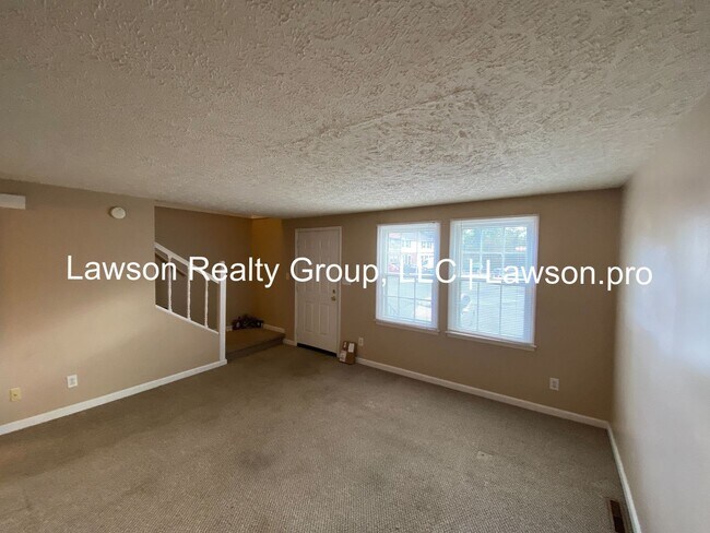 Foto del edificio - Charming Salem Townhome