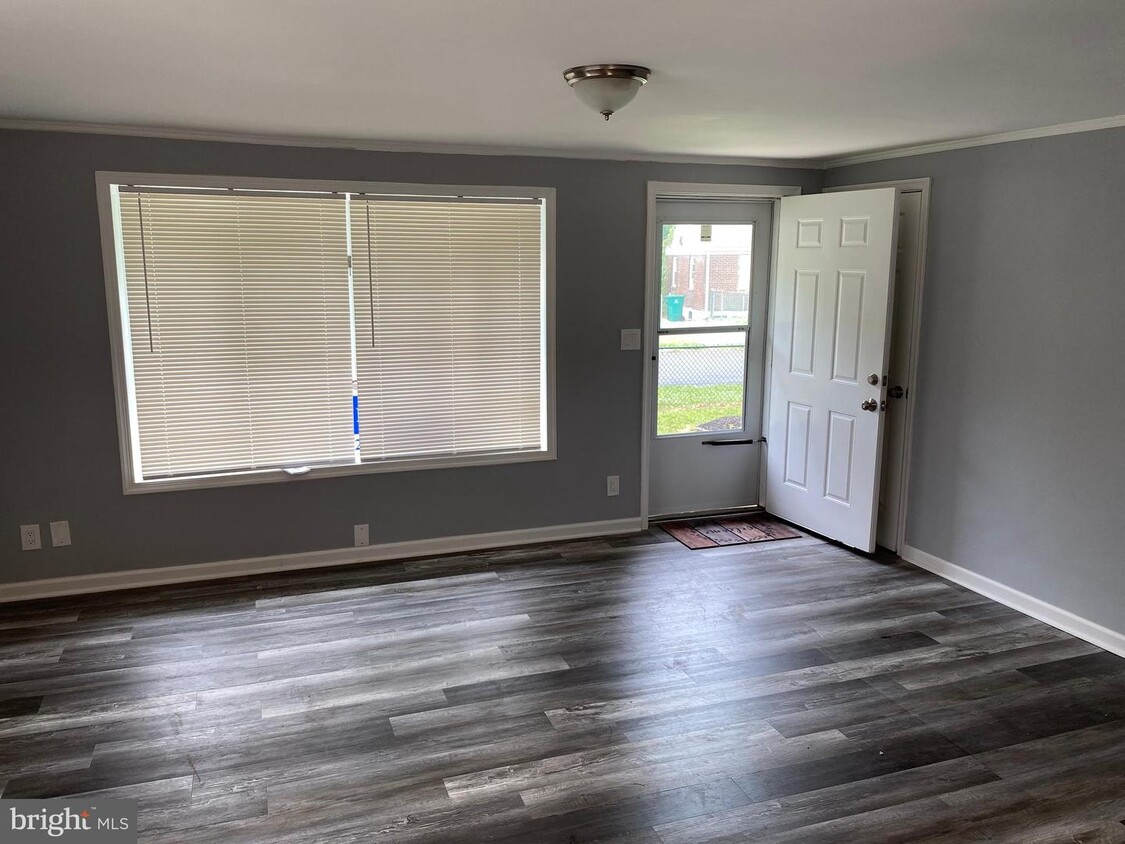Foto principal - 5603 Fleetwing Dr