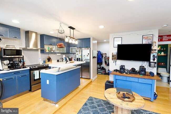 Foto del edificio - 1220 Holbrook Terrace NE