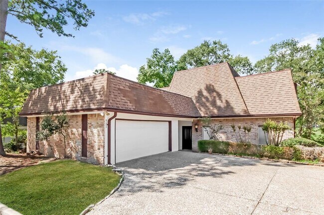 Building Photo - 711 Palmer Dr