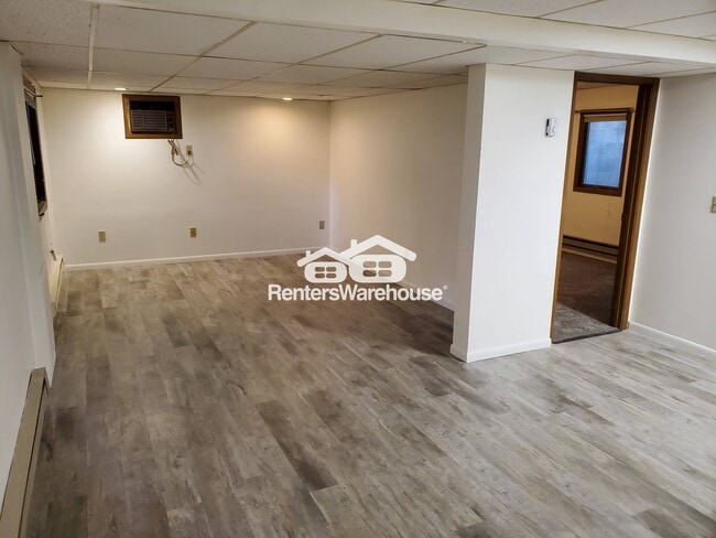 Building Photo - 109 4th Ave SE