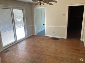 Building Photo - 475 Old Carrollton Rd