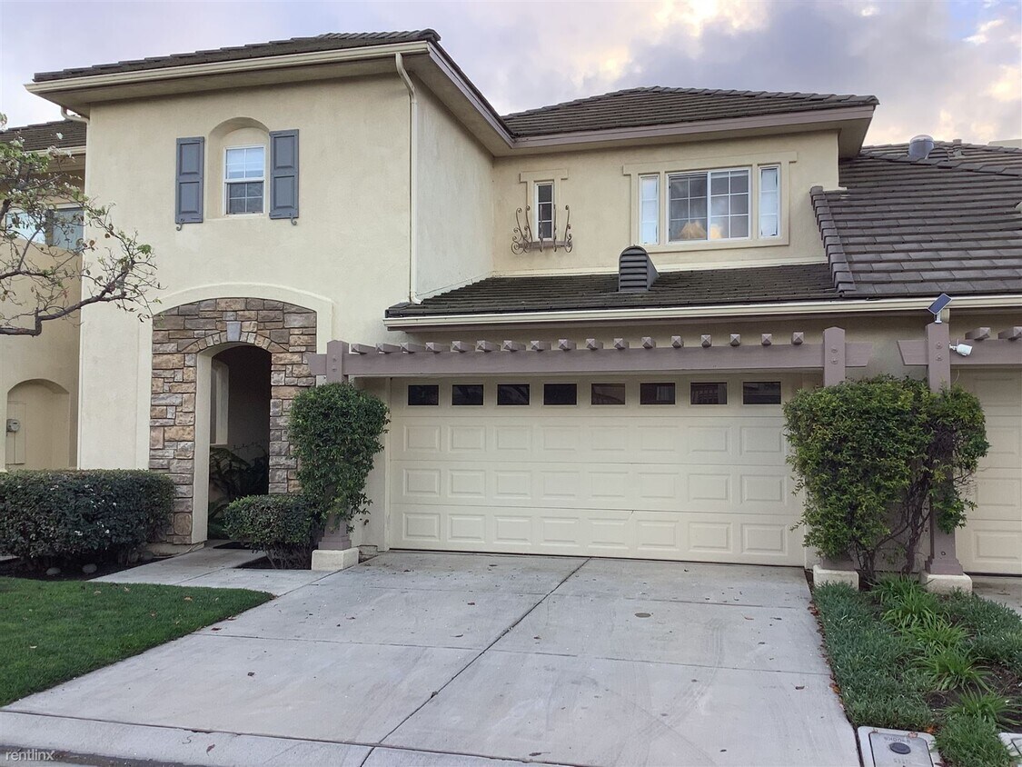 Foto principal - 3 br, 2.5 bath Townhome - 2339 Westbury Way