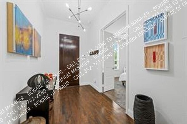 Foto del edificio - 2606 San Jacinto Dr