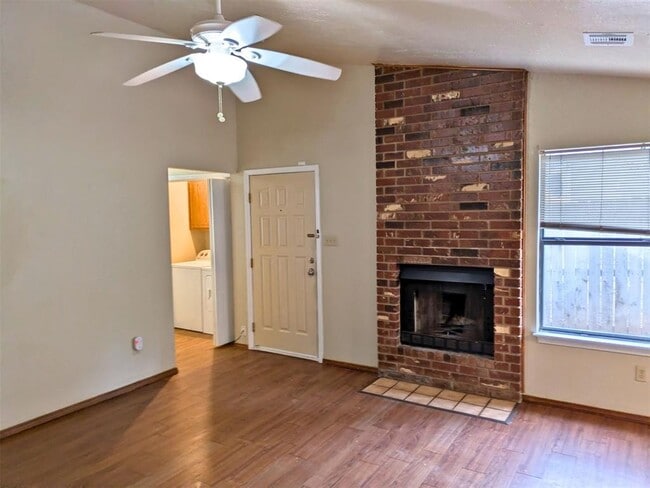 Foto del edificio - 910 NW Dearborn Ave