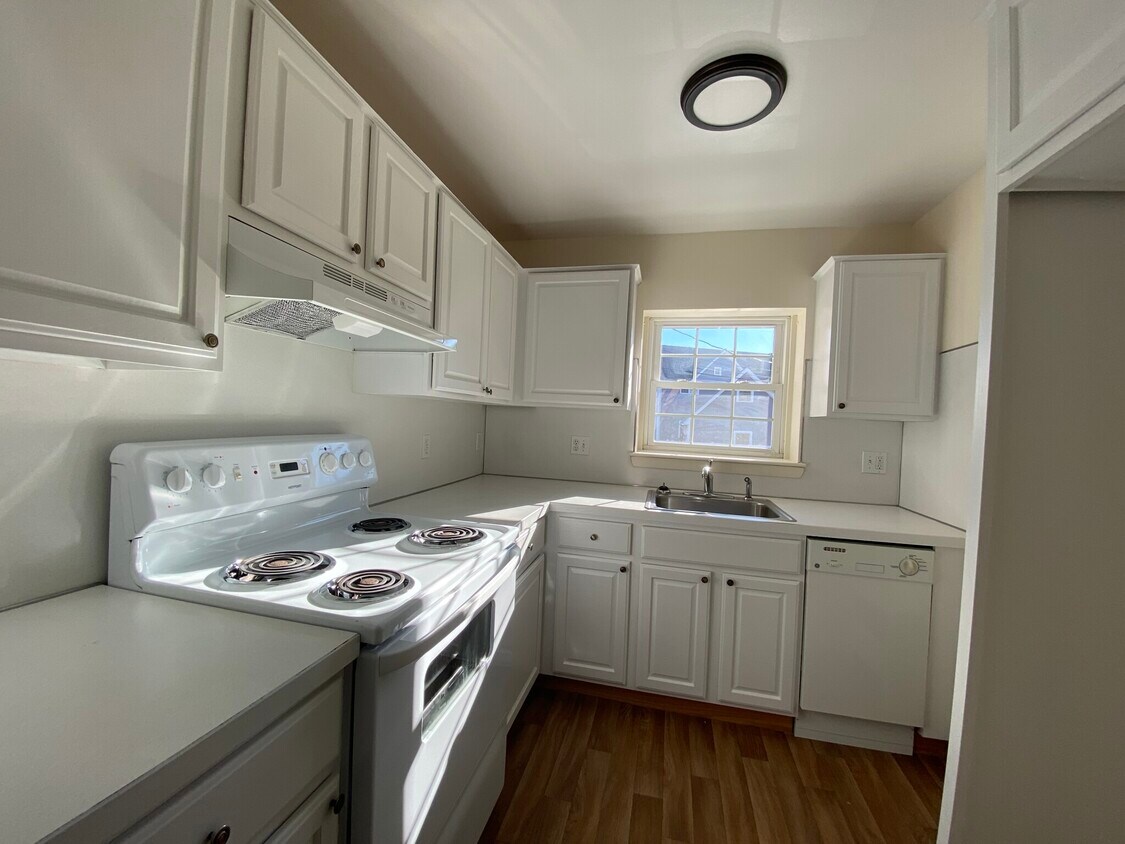 130 North St Unit 1, Newton, MA 02460 Apartments in Newton, MA