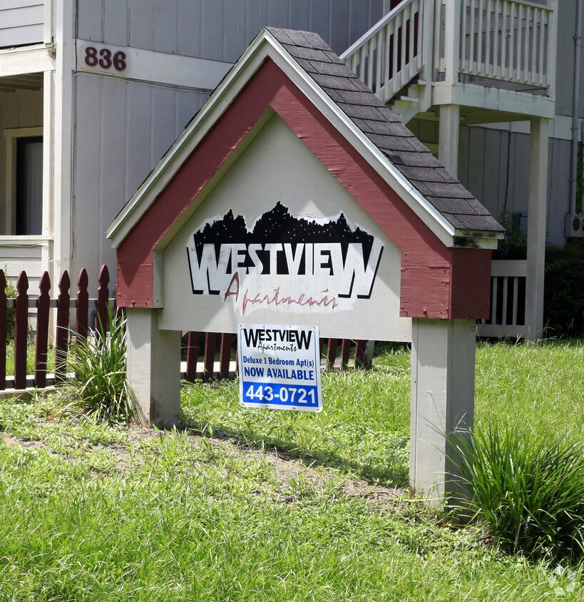 Seminole Village Apartments in Tallahassee, FL