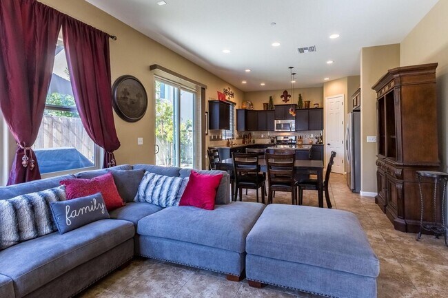 Foto del edificio - Beautifully Updated Clovis North 3/3