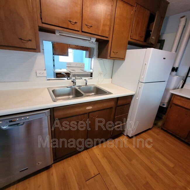 Foto del edificio - 119 Parsons Rd