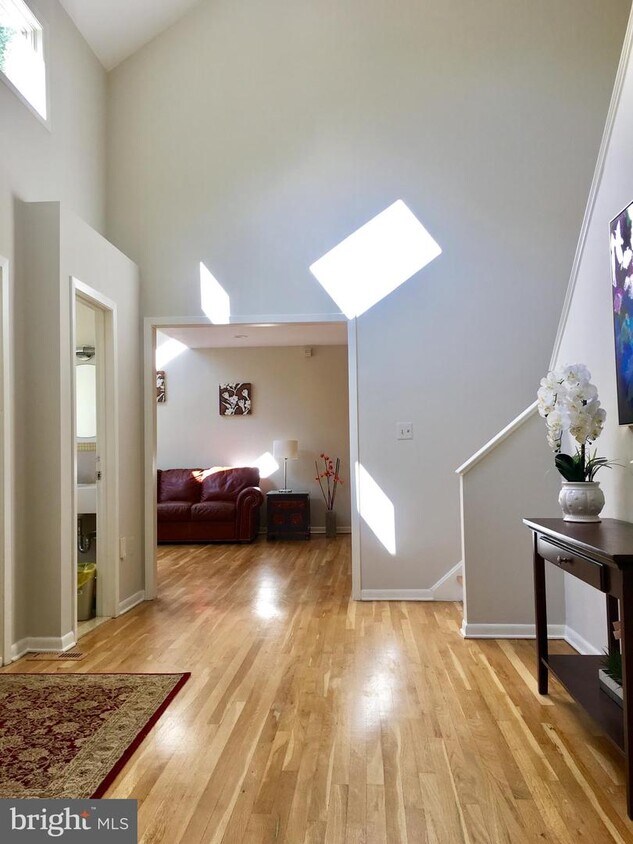 Primary Photo - 224 E Stuart Rd