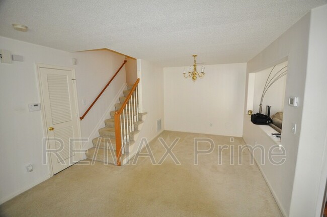 Foto del edificio - 6227 Oakglen Dr