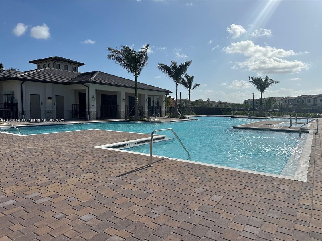 Foto principal - 23420 SW 127th Pl