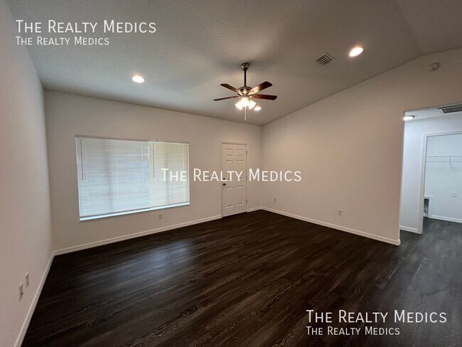 Building Photo - GORGEOUS 3 Bedroom, 2 Bathroom Home in Ock...