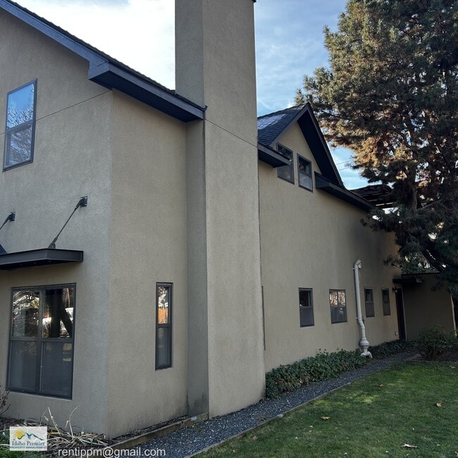 Building Photo - 1919 N 31st St