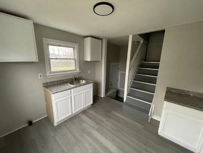 Foto del edificio - 1322 Brownell Ave