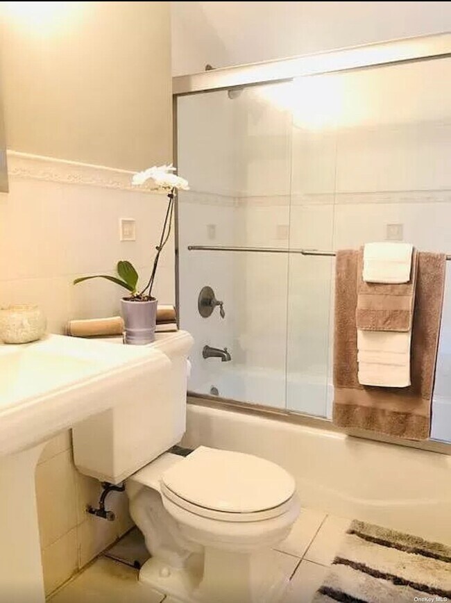 Foto del edificio - 1705 Royal Rd