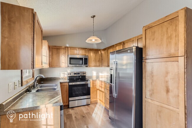 Foto del edificio - 4902 Arrowood Lane North