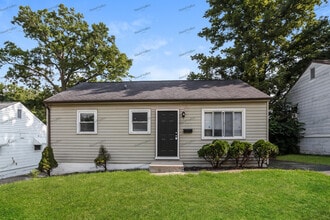 Building Photo - 1821 Catalpa Ave