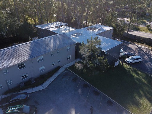 Building Photo - Renovated Kingsbury Apartment