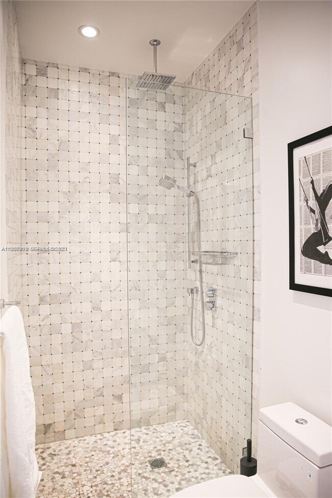 Foto del edificio - 100 Lincoln Rd