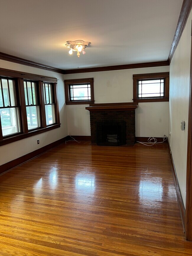 Building Photo - 202-204 Genesee Park Blvd