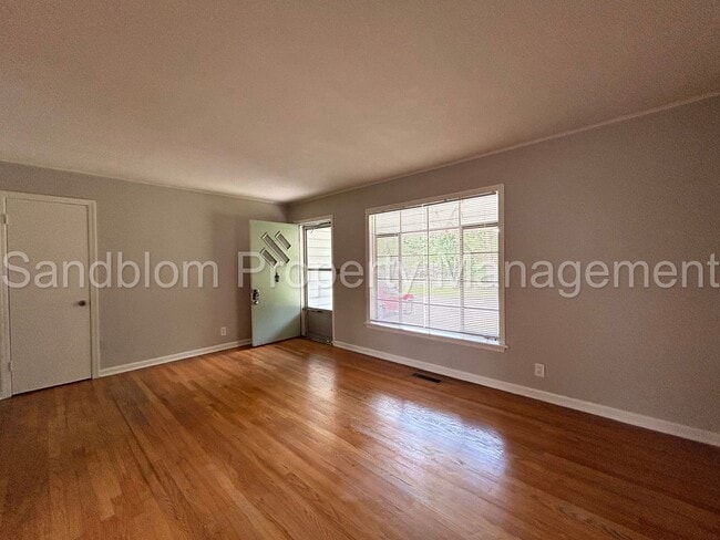 Building Photo - 1439 S Louisville Ave