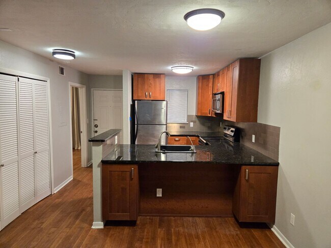 Foto del edificio - 2BR/2BA just minutes from Shands Hospital ...