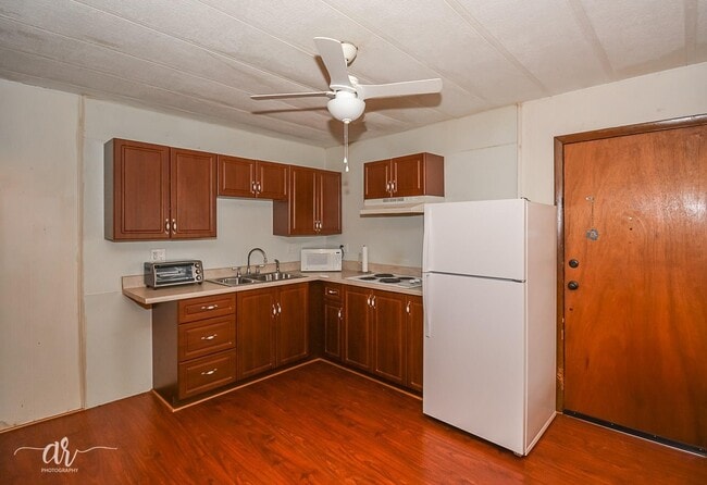 Foto del edificio - 302 Western Hills Dr