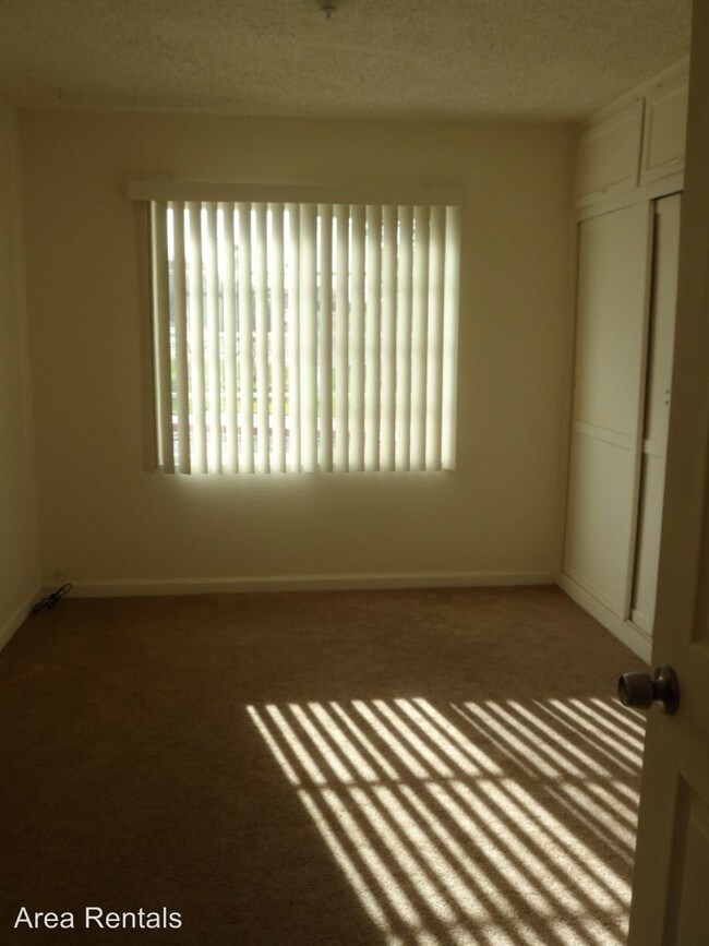 Building Photo - 441 Adele Dr
