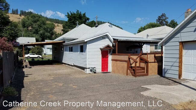 Foto del edificio - 3 br, 1 bath House - 2011 Oak Street