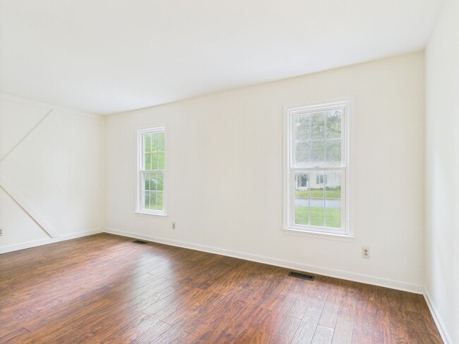 Building Photo - 8621 Sunset Knoll Rd