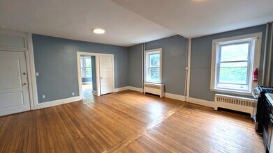 Building Photo - 51 Elm St