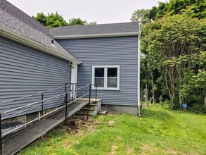 Building Photo - 917-921 Violet Ave
