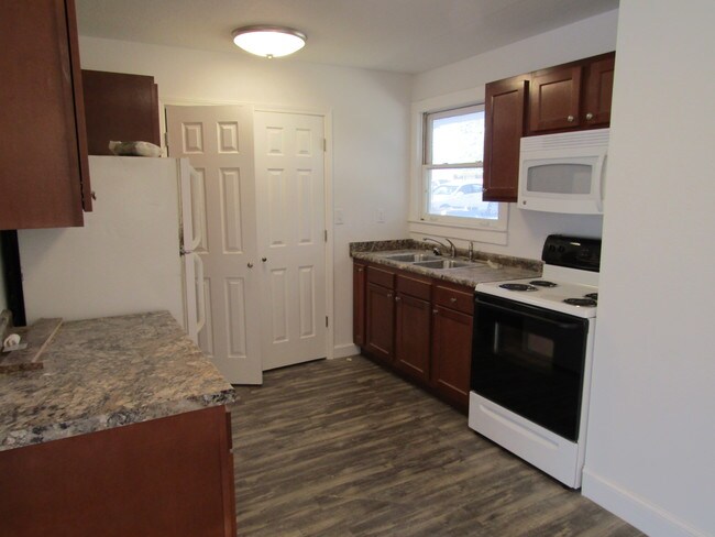 Building Photo - 604 E Sevier Heights