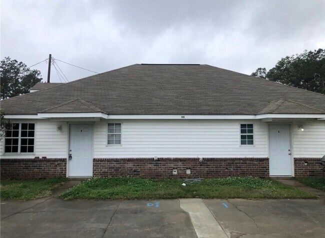 Building Photo - 891 Sistrunk Rd