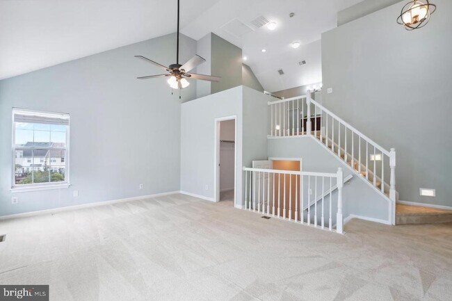 Building Photo - 2557 James Monroe Cir