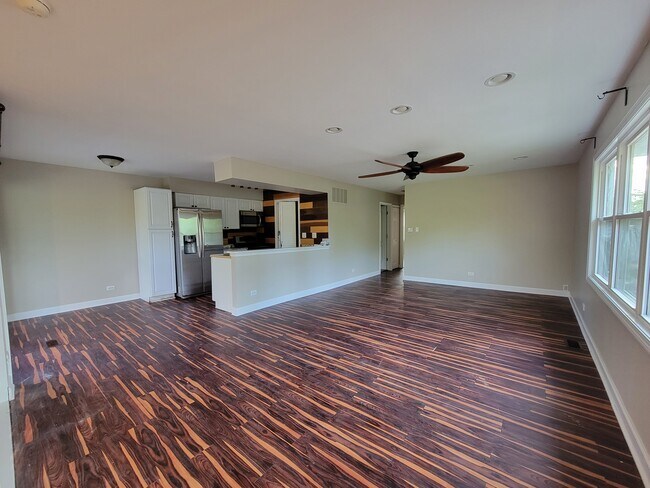 Foto del edificio - 446 Liberty Ct